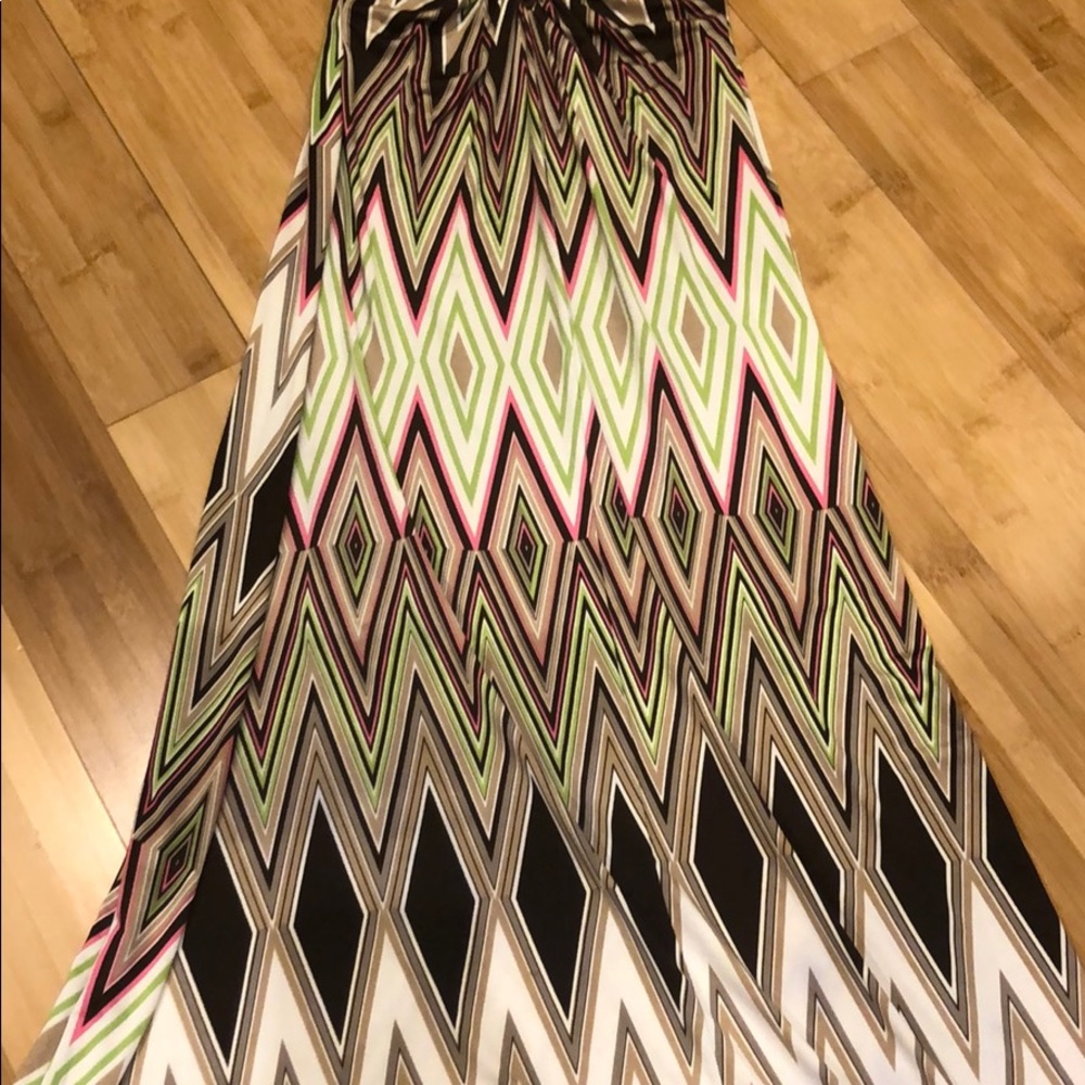 Dress - Picture 2 of 4